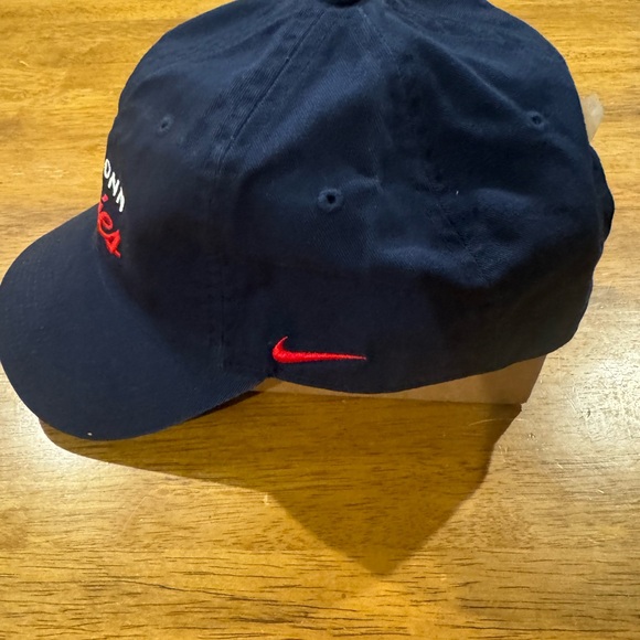 Nike UConn Huskies Heritage 86 Hat OSFA Navy Unisex Dri Fit NEW With Tags - Picture 2 of 6